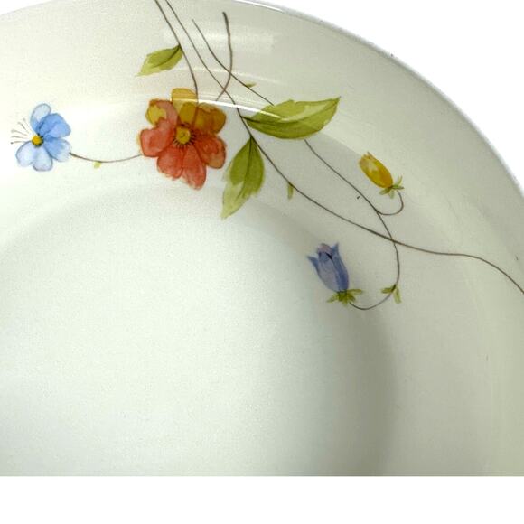 Mikasa Bone China Japan 1974-1996 Retired 'Just Flowers' 9" Serving Bowl - Picture 4 of 7